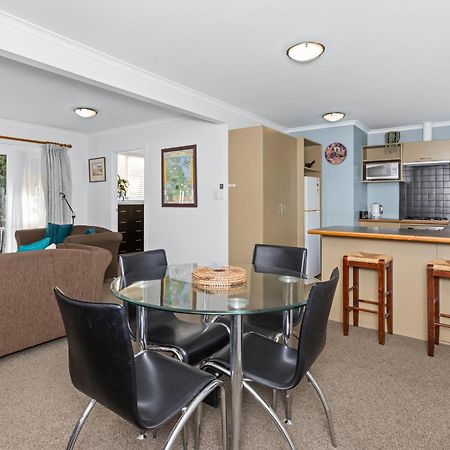 The Village Apartment, Just Steps To The Village Shops, Bars And Restaurants Havelock North Exterior foto