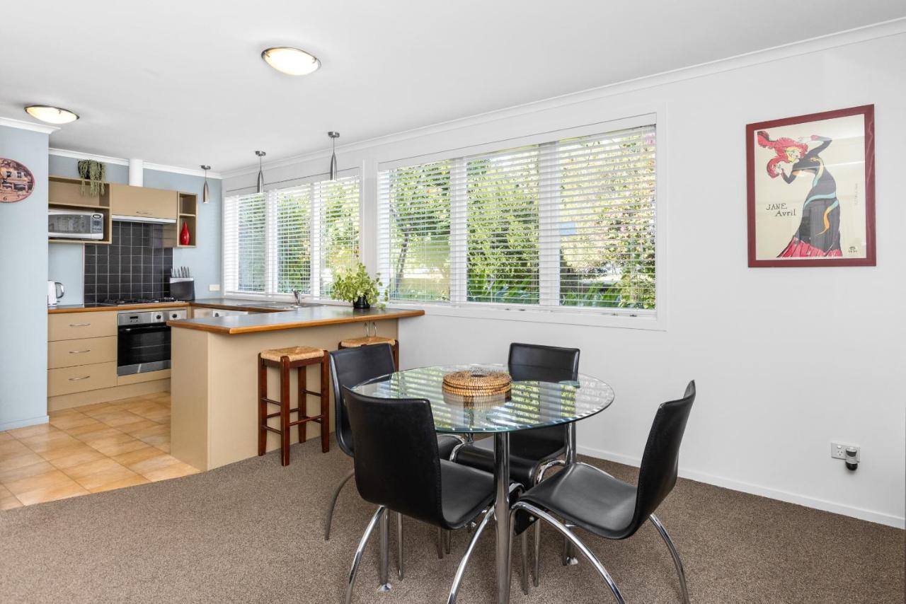 The Village Apartment, Just Steps To The Village Shops, Bars And Restaurants Havelock North Exterior foto